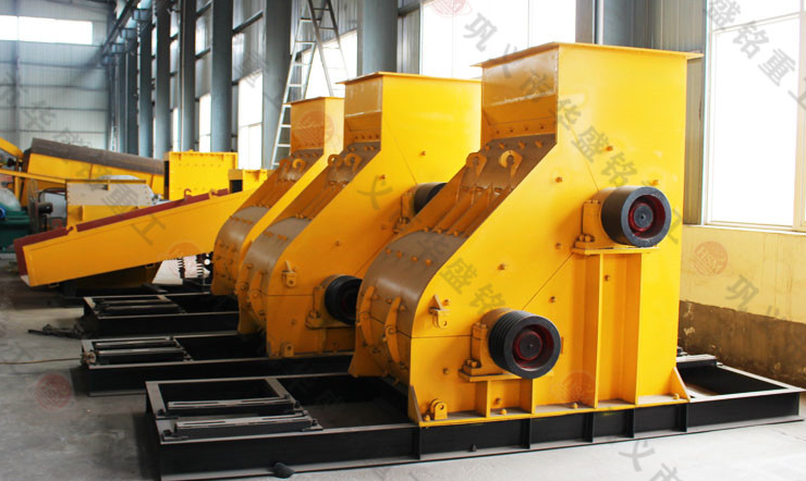 中藥材粉碎機車間實拍